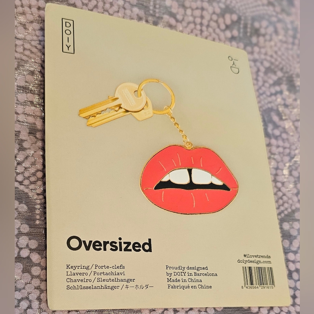 Lips Purse Charm Keychain New in package - Picture 2 of 3